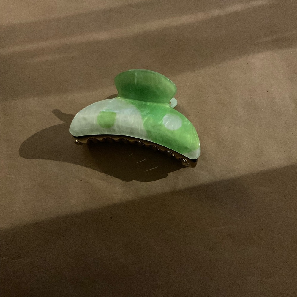 Green Ying Yang Claw Clip
